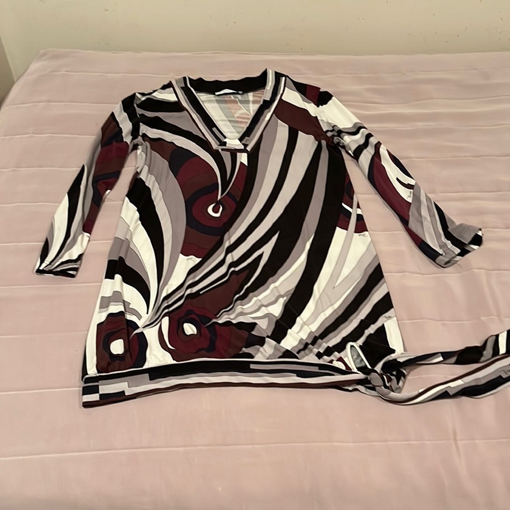 Emilio Pucci authentic v neck tunic size M
